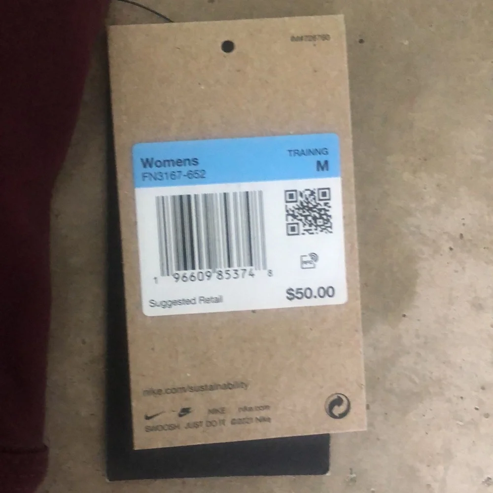 Nike Swoosh Sports Bra - Picture 3 of 4